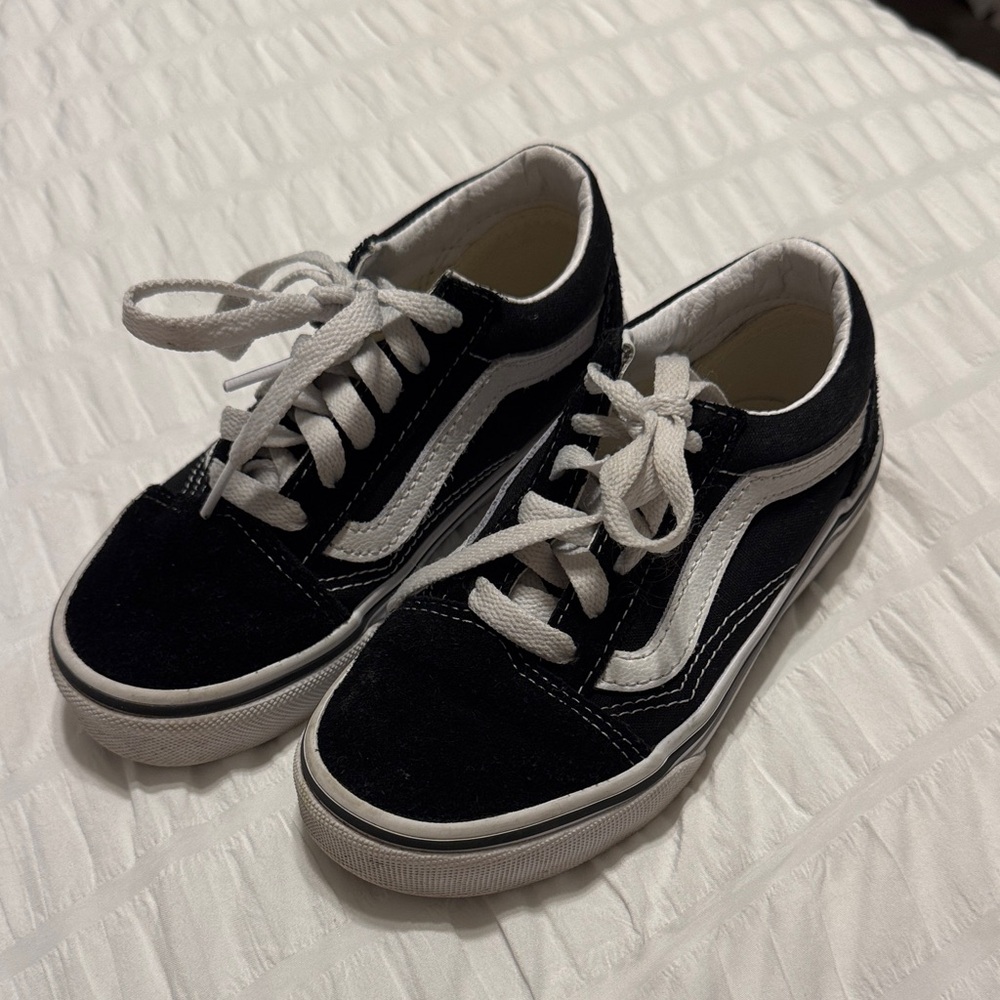 Vans Kids Black and White Low-Top Sneakers